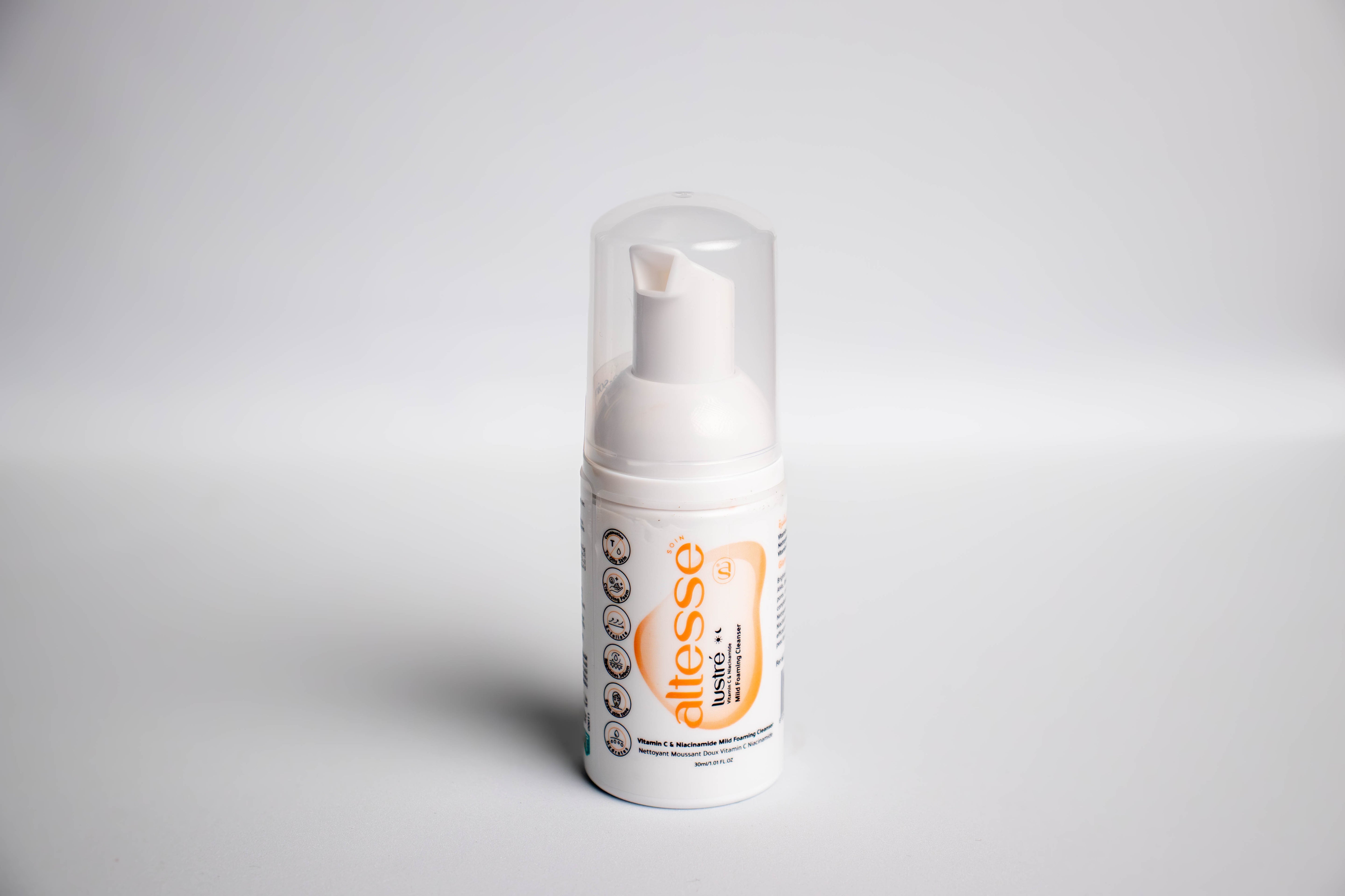 Lustré Vitamin C Niacinamide Mild Foaming Cleanser 30ml